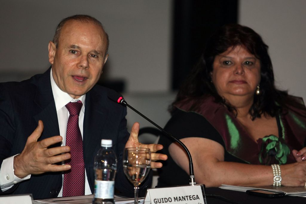 Guido Mantega e Luiza Helena Trajano, do Magazine Luiza: varejo quer prorrogação da redução do imposto | Sergio Castro/AE