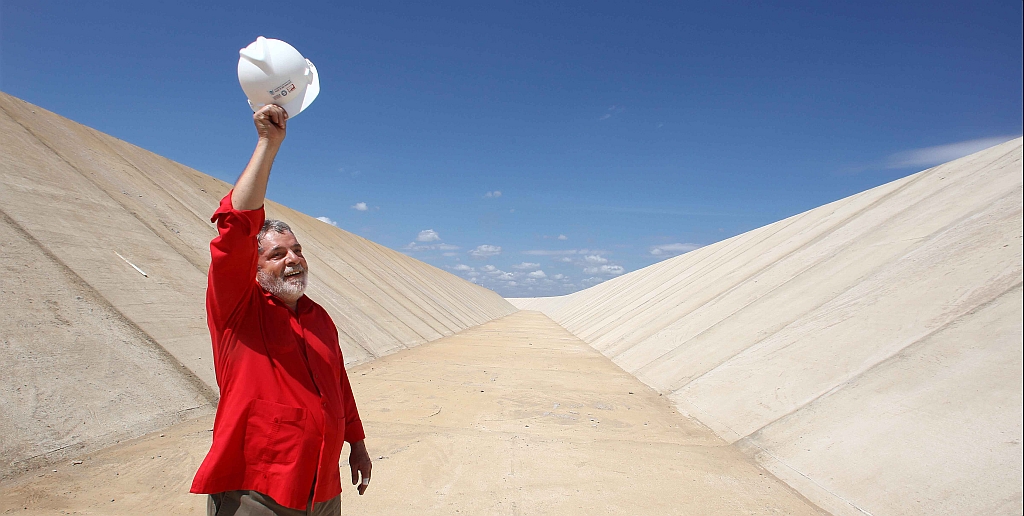 Lula vistoria obras de transposição do Rio São Francisco: o sertão vai virar mar. | Ricardo Stuckert/Presidência