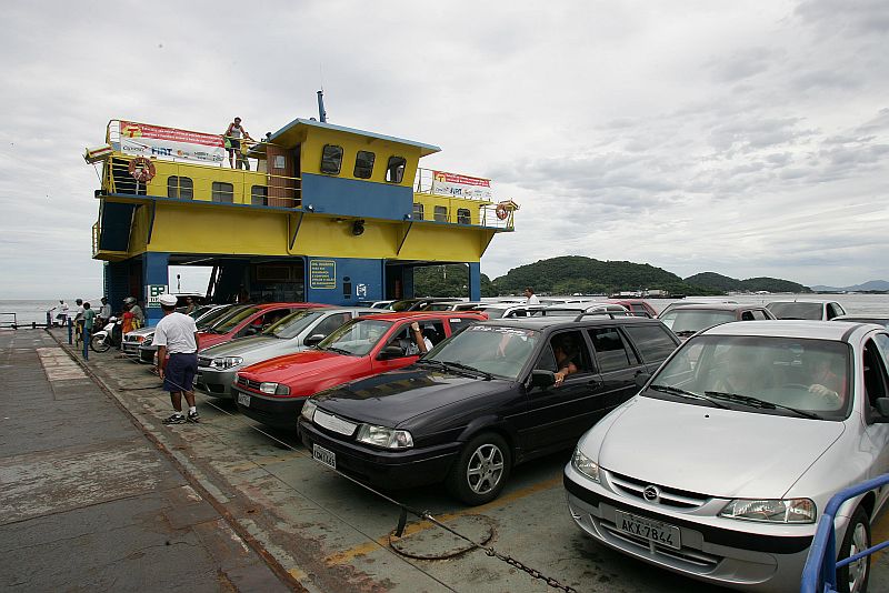 Os estudantes da UFPR alegam que foram mantidos em cárcere privado na balsa | Jonathan Campos/Agência de Notícias Gazeta do Povo - Arquivo