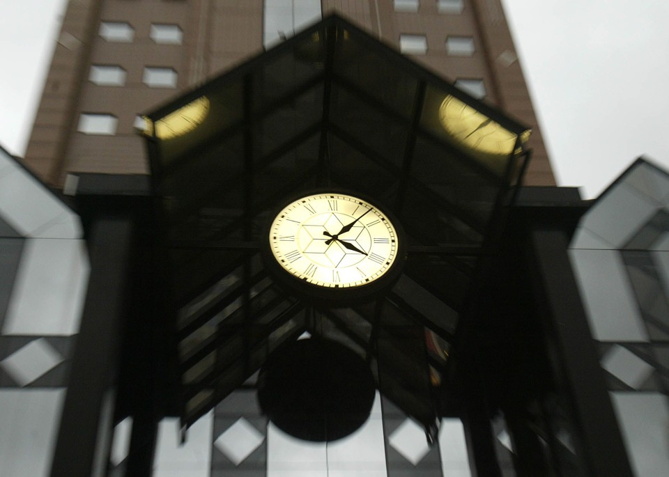 À zero hora de domingo (21), os relógios devem ser atrasados em uma hora | Rodolfo Buhrer - Agência de Notícias Gazeta do Povo