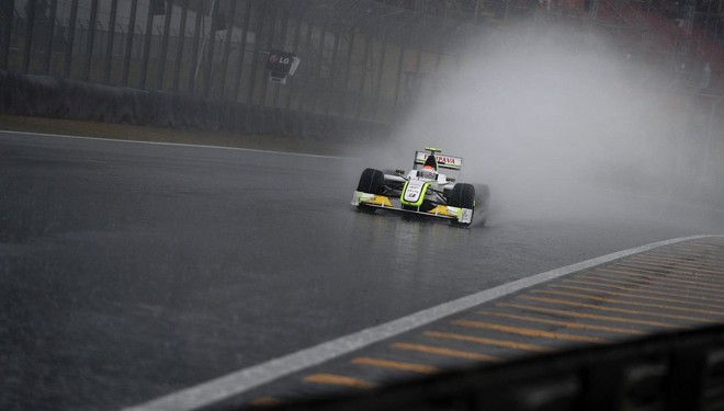 Rubinho brilha em casa e garante pole em Interlagos debaixo de muita chuva | 