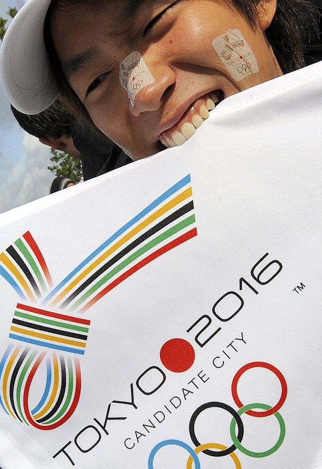 Jogo político pela Olimpíada 2016: japonês faz campanha pelas ruas de Copenhague | 