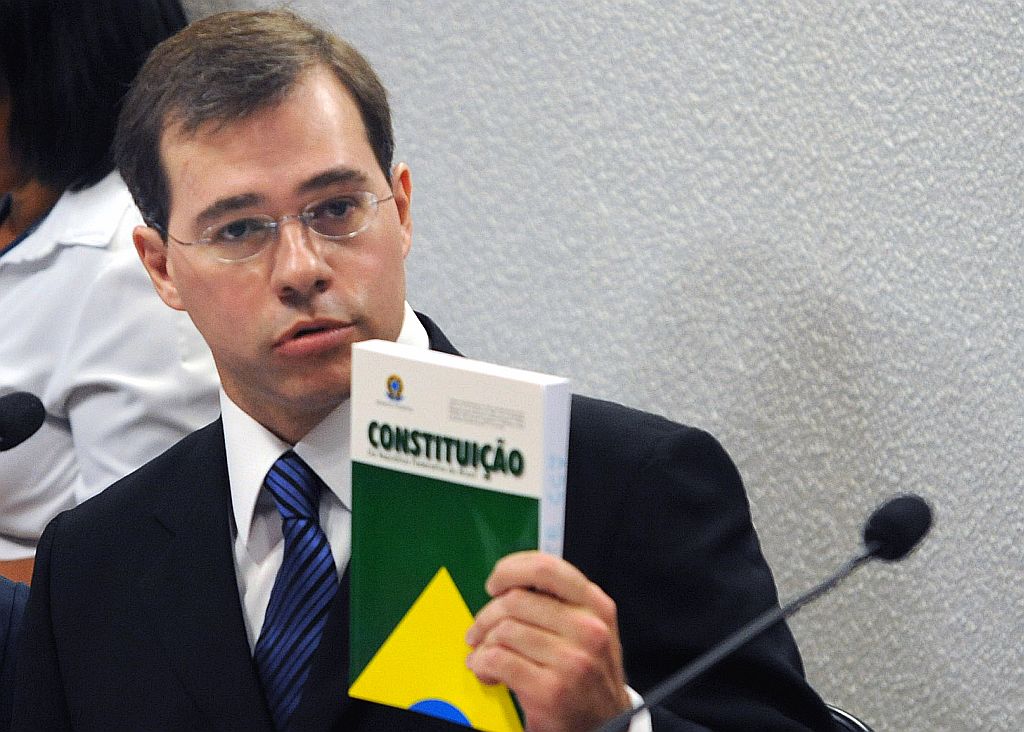 Em relação a mestrado, doutorado ou concurso, eu tenho a dizer que optei pela advocacia. (...) Eu não fiz opção de vida para a academia. José Antonio Dias Toffoli, novo ministro do Supremo Tribunal Federal, explicando o motivo de não ter pós-graduação, uma das críticas que teve de responder | Antônio Cruz/ABr