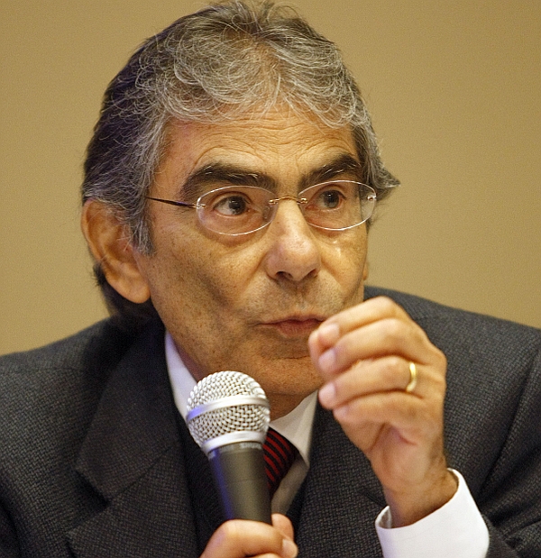 Vamos ver como interpretar sem nenhuma invasão, porque não nos cabe legislar. Mas vamos interpretar a legislação para operacionalizá-la a partir das nossas instruções. Carlos Ayres Britto, presidente do TSE | Fotos: Daniel Castellano/ Gazeta do Povo