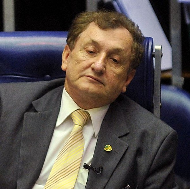 Mão Santa: sai do PMDB e vai para o PSC |