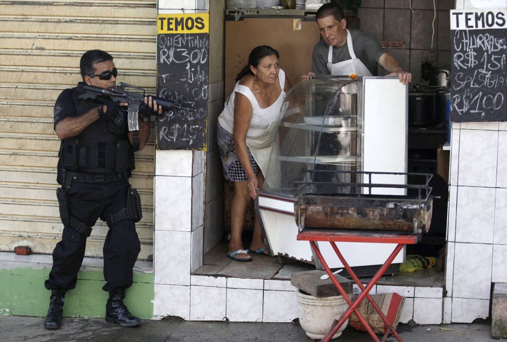 Operação policial deixa comerciantes preocupados no Morro da Mangueira, no Rio de Janeiro | Bruno Domingos / Reuters