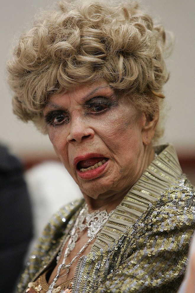 José Serra e a falecida Dercy Gonçalves: cidadão honorário de Curitiba e nome de rua |