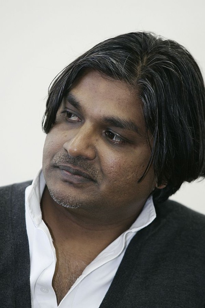 Satyendra Pakhalé |