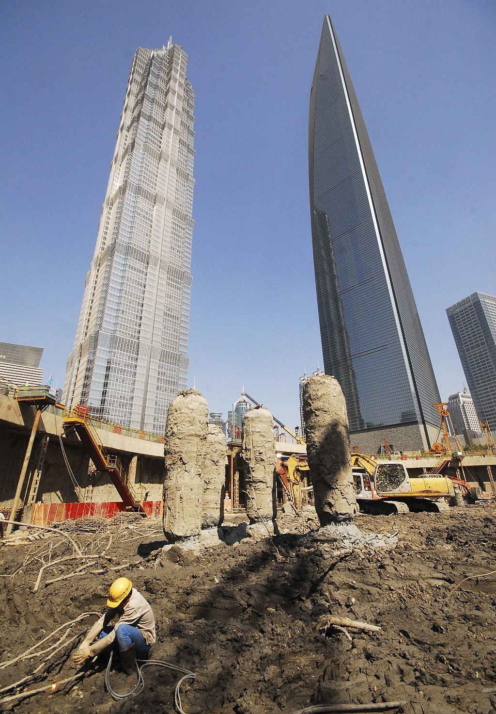 Obras em Xangai: medo de bolha imobiliária faz governo diminuir crédito | Reuters