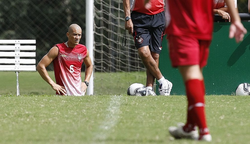 O lateral-esquerdo Nei admite que um empate é bom resultado no Beira-Rio | Jonathan Campos/Gazeta do Povo