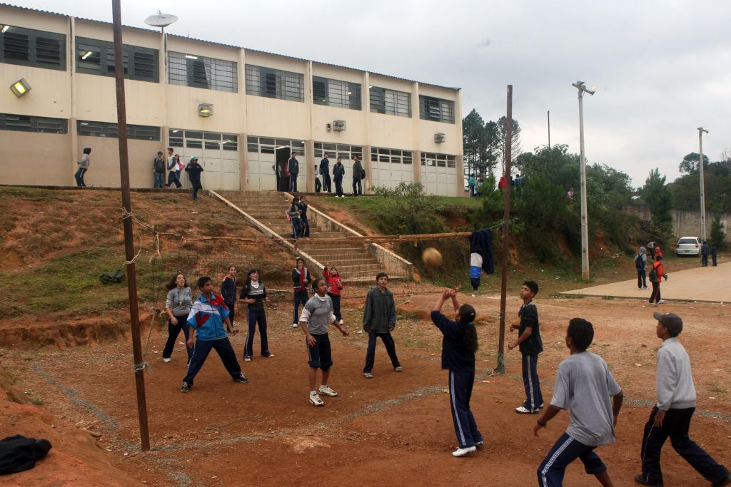 Escola na região metropolitana de Curitiba: municípios e governo estadual terão de contornar a situação criada pela redução nos repasses do governo federal | Albari Rosa/Arquivo Gazeta do Povo