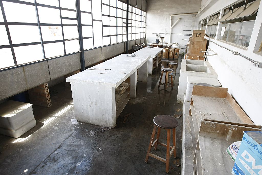 Uma das oficinas do curso de Design da UFPR: ateliê foi interditado há um ano e meio por falta de recursos para manutenção | Rodolfo Bührer/ Gazeta do Povo