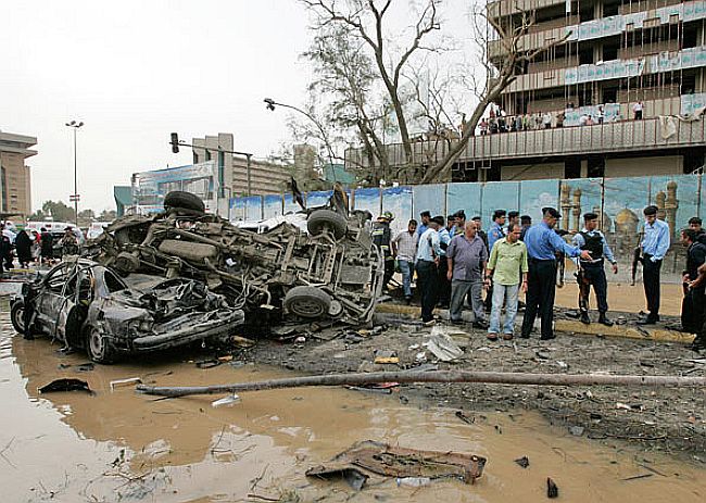 Explosões deixaram destruição em área do centro de Bagdá | Reuters