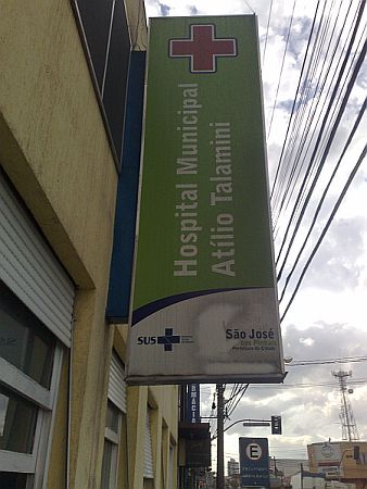 Mulher foi deixada no hospital de São José dos Pinhais que atende a maioria das grávidas da cidade | Adriano Ribeiro