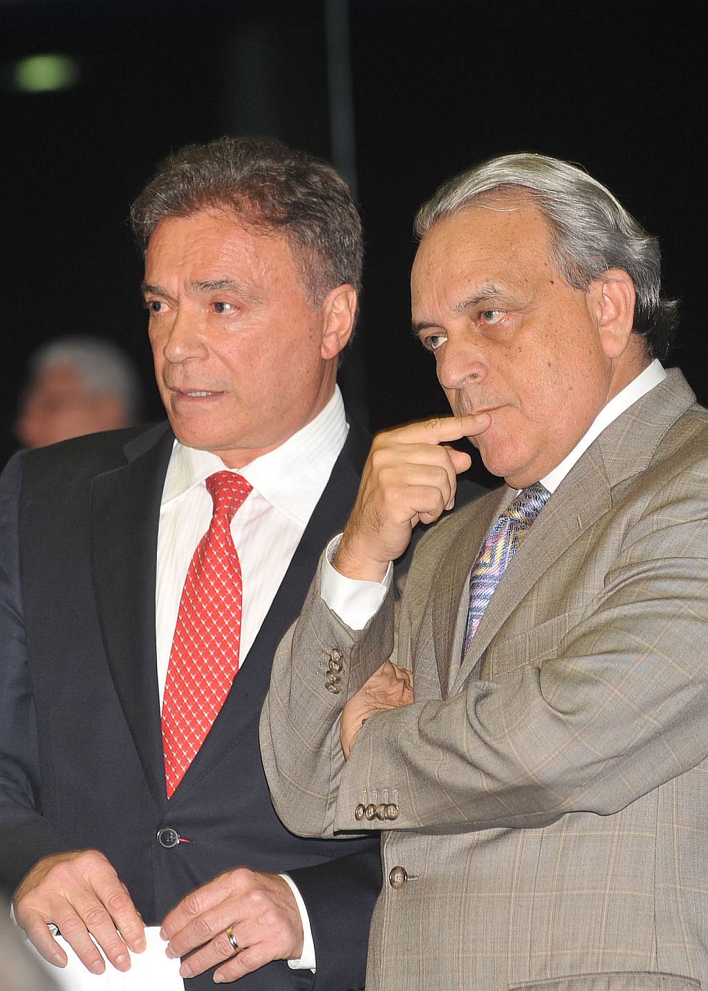 A ministra é quem vai ter de esclarecer, ela é a principal favorecida dessa história. É campanha pura. Essa (transposição) é uma obra elementar. Eu mesmo já percorri essa região em uma hora e meia. O presidente Lula tem uma série de benefícios que poderiam encurtar ainda mais essa fiscalização. Sérgio Guerra, senador (PE) e presidente do PSDB | José Cruz/ABr