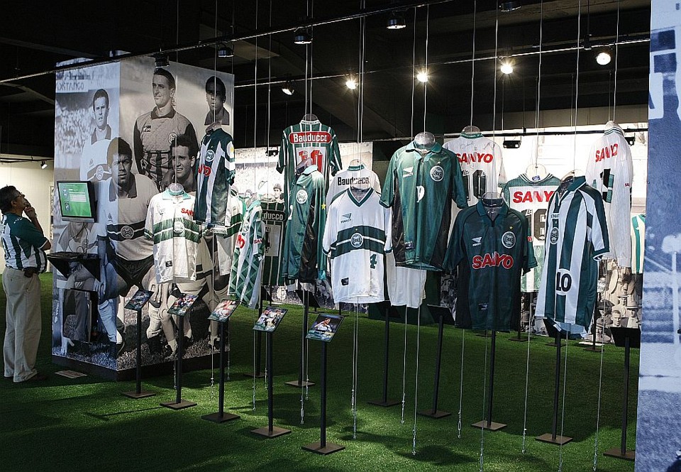 Vista geral da exposição que reconta a história do Coritiba | Fotos: Rodolfo Bührer/Gazeta do Povo