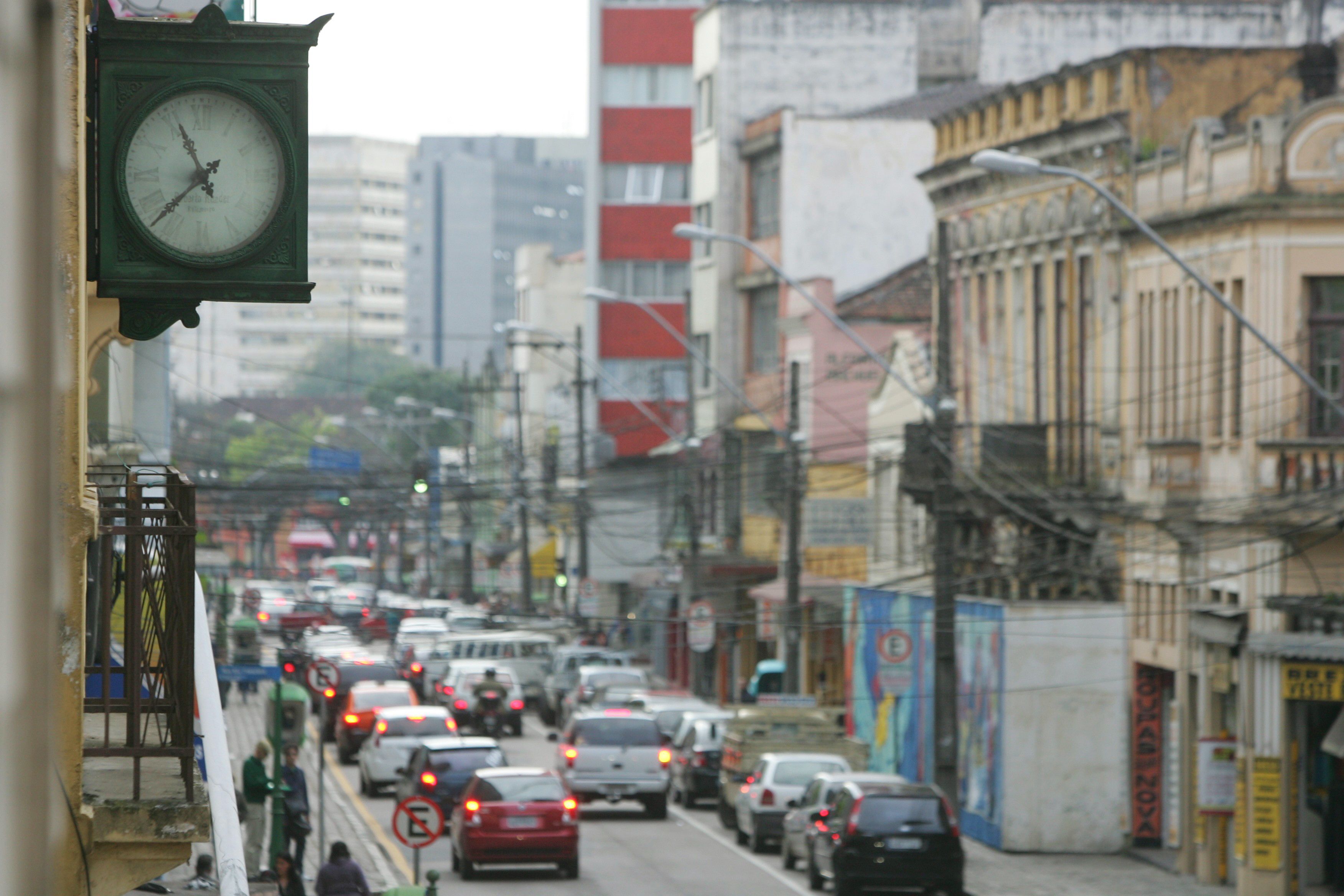 A previsão é de que o trabalho esteja concluído até 29 de março, aniversário da cidade | Daniel Castellano / Agência de Notícias Gazeta do Povo