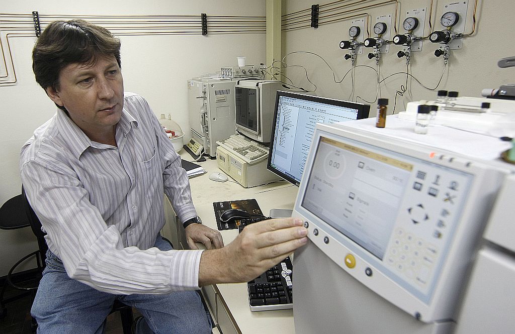 Wypych, pesquisador da UFPR: novo fertilizante está quase pronto para entrar no mercado | Valterci Santos/ Gazeta do Povo