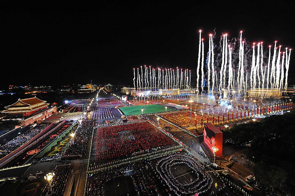 Quantidade de fogos de artifício na festa dos 60 anos foi o dobro da utilizada na abertura dos jogos olímpicos de Pequim | Reuters