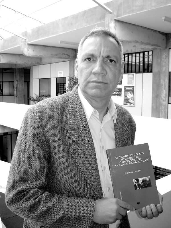 ``Foram significativos os avanços obtidos nas áreas de educação, saúde, saneamento e comunicações enquanto o Iguaçu existiu´´, Sérgio Lopes, professor do Centro de Ciências Sociais Aplicadas da Unioeste | Divulgação