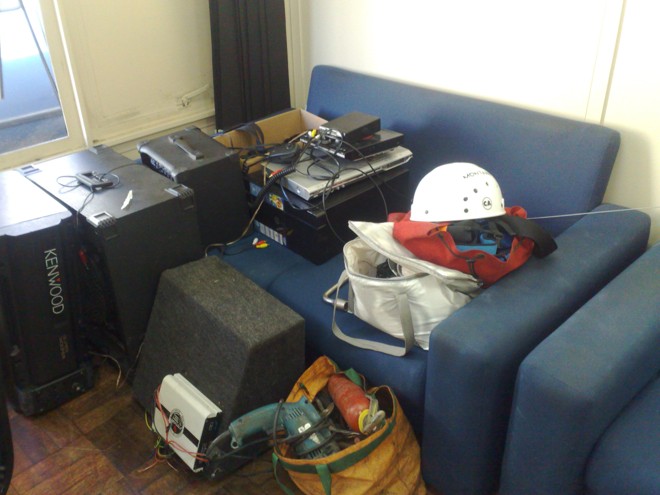 Objetos seriam resultado dos roubos cometidos pela quadrilha |