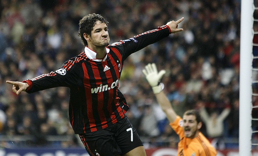 Alexandre Pato viveu ontem seu grande momento com a camisa do Milan. Paranaense marcou dois gols, no Santiago Bernabéu, contra o badalado time do Real | Sergio Perez /Reuters