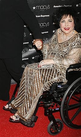 Atriz já superou retirada de tumor benigno no cérebro | Reuters