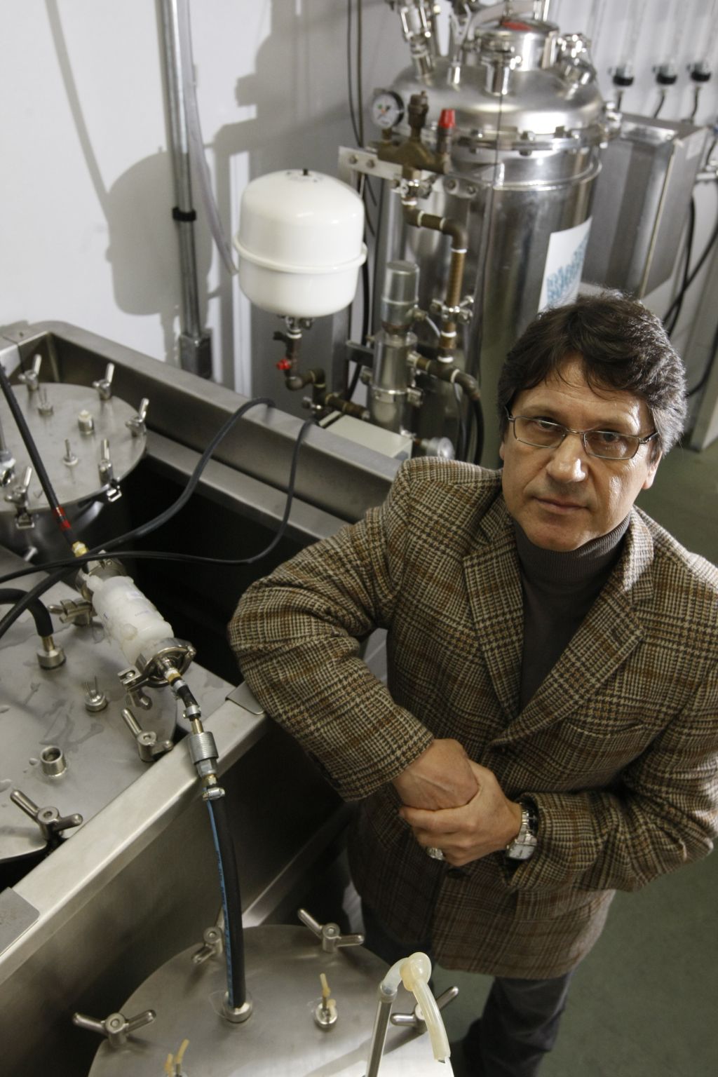 Atuo em uma área que está recebendo muita atenção e é realmente pertinente para as mudanças e decisões que teremos de fazer em relação ao futuro do meio ambiente", Carlos Soccol, professor de Biotecnologia Industrial | Marcelo Elias/Gazeta do Povo