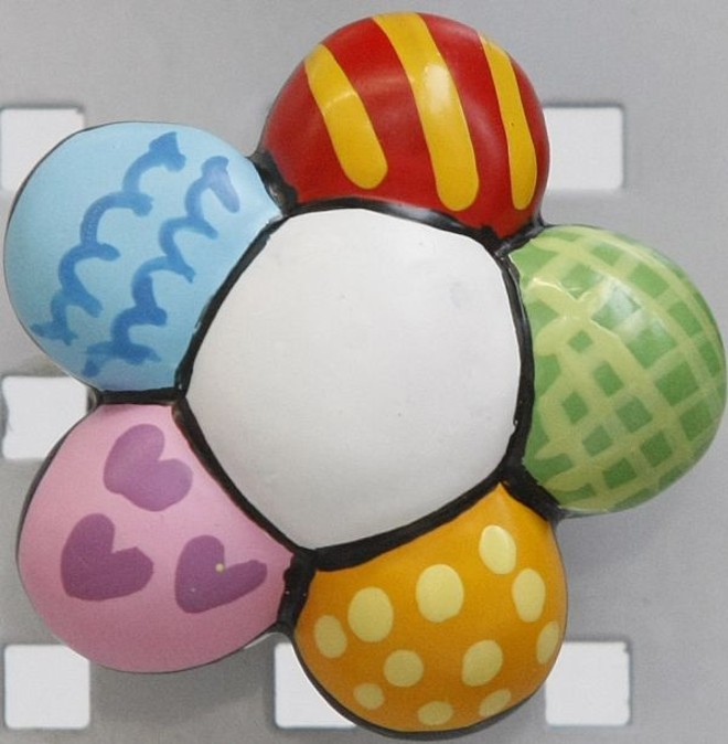 Puxador infantil em forma de flor. Preço: 4,80, na Rudegon | 