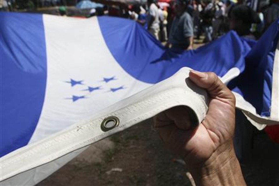 "Nós esperamos chegar em breve a um novo triunfo para Honduras que nos permita seguir vivendo na democracia", disse a negociadora Vilma Morales | Reuters