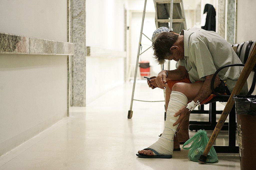 Pronto-socorro do Hospital Universitário: falta de dinheiro impede unidade de comprar materiais | Roberto Custódio/Jornal de Londrina