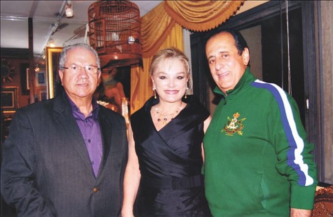 No jantar em homenagem a Vílson e Lúcia Stall, os Borges da Silveira, Luiz Carlos e Maria Inês com o anfitrião Roberto Soares |