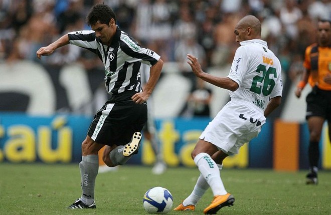 No primeiro tempo, o Botafogo dominou o jogo completamente | 