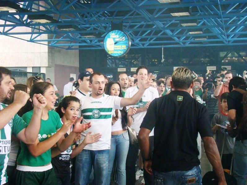 Galera deu apoio ao elenco do Verdão | Divulgação / Coritiba FC