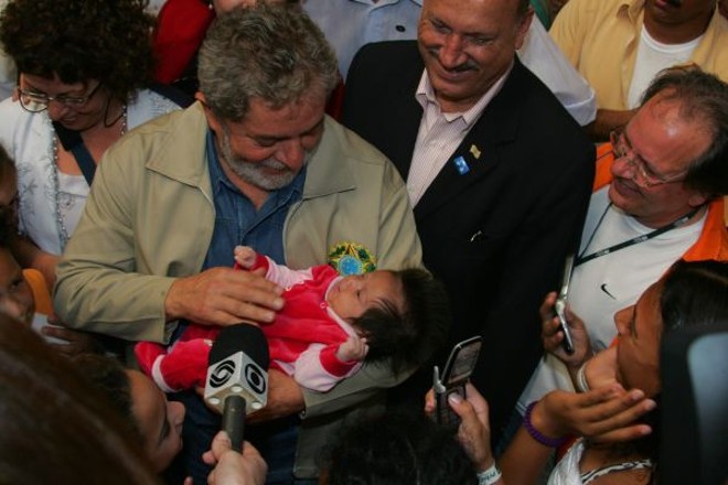 R$ 2 bilhõesO presidente Lula esteve no estado no dia 12 de dezembro de 2008 e anunciou um pacote de medidas que ultrapassava R$ 2 bilhões, mas sem previsão de quando as obras estariam concluídas |