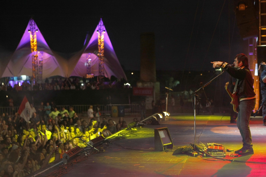 Skank se apresentou por uma hora no palco principal do festival: mineiros trouxeram sucessos como Uma partida de futebol | Aniele Nascimento/ Gazeta do Povo