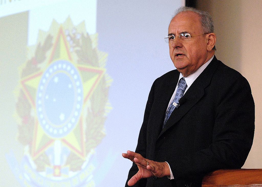 Nelson Jobim: em 20 anos, Exército terá 3 mil novos blindados | Renato Araújo/ABr