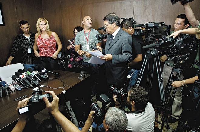 Geisy Arruda: fora dos padrões estabelecidos em vestimenta e gestos para um ambiente universitário. O caso ganhou a atenção até da mídia internacional |