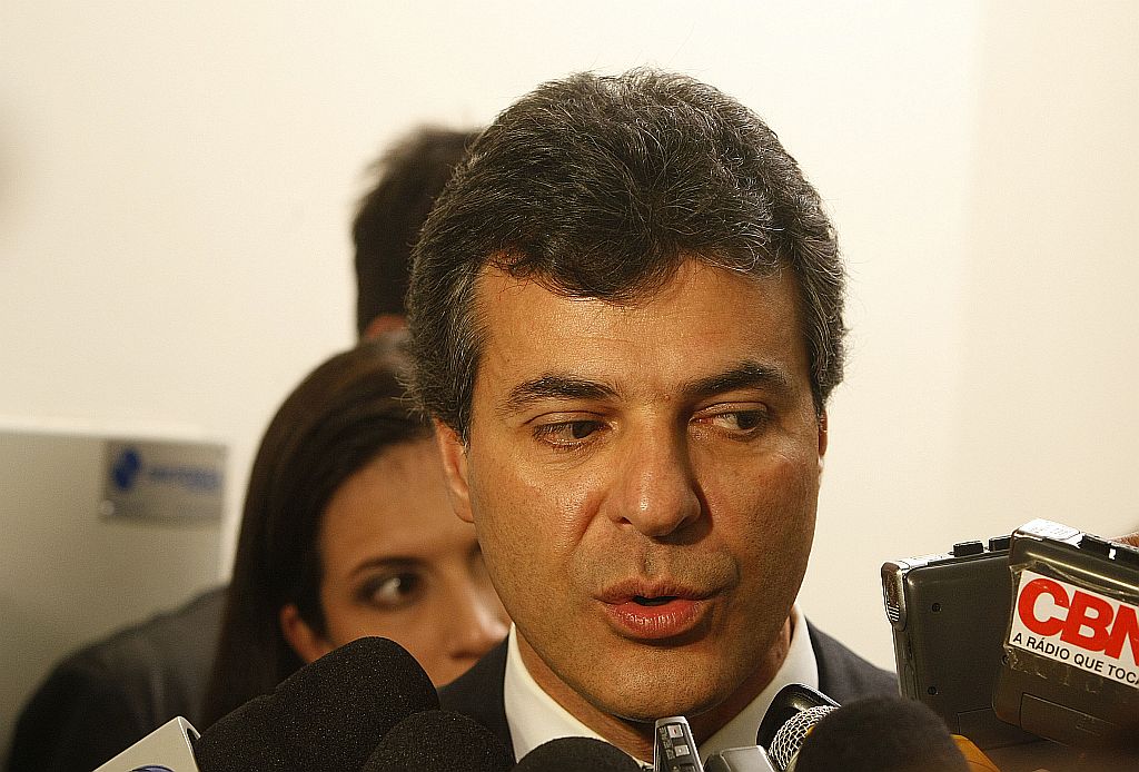 Beto Richa: tucano lança na próxima quinta-feira um programa parecido com o Bolsa Família. Oposição na Câmara diz que medida é eleitoreira | Dirceu Portugal/ Gazeta do Povo