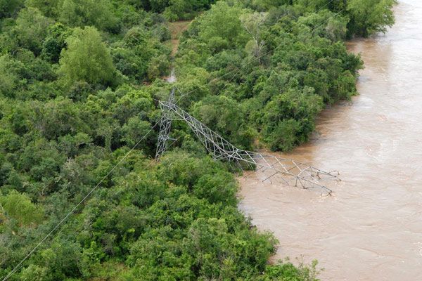Torre de subtransmissão de energia caiu em São Lourenço do Sul, no Rio Grande do Sul | Divulgação/CEE