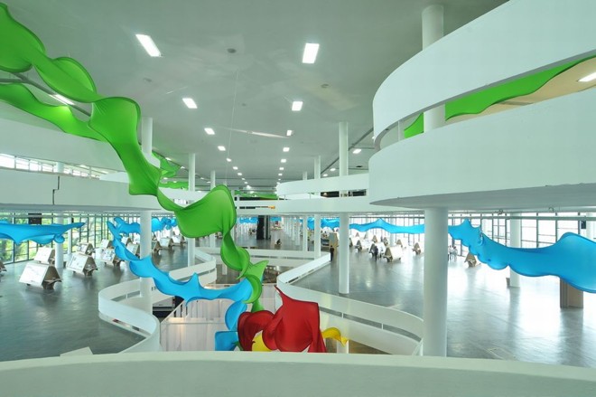 A exposição da Bienal de Arquitetura está distribuída em quatro andares |