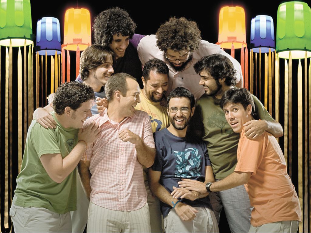 Combo de dez integrantes (nove músicos e um produtor), com dois discos na bagagem, começa a sair do circuito independente | Divulgação
