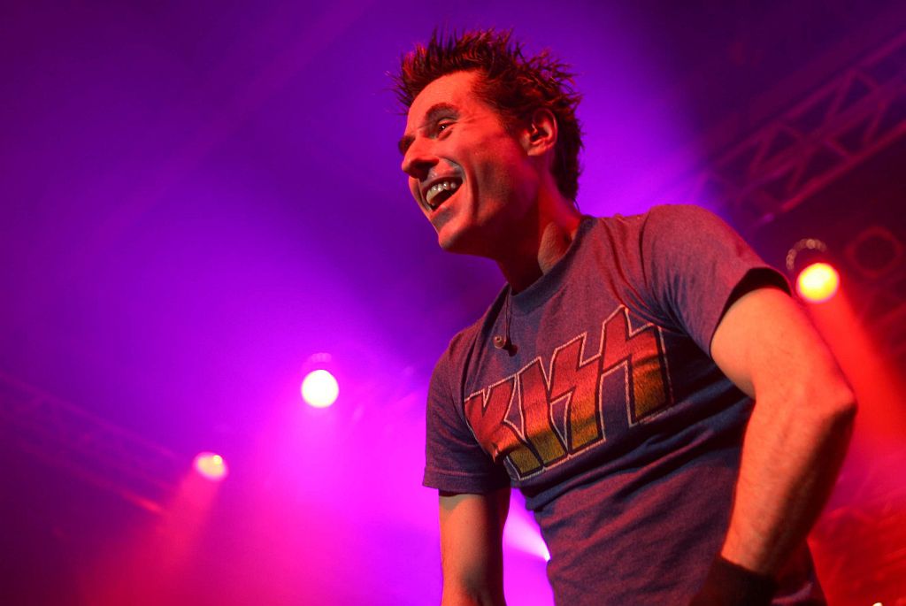 Cantor sofreu uma queda de uma altura de três metros num show em Minas Gerais | Aniele Nascimento / Gazeta do Povo