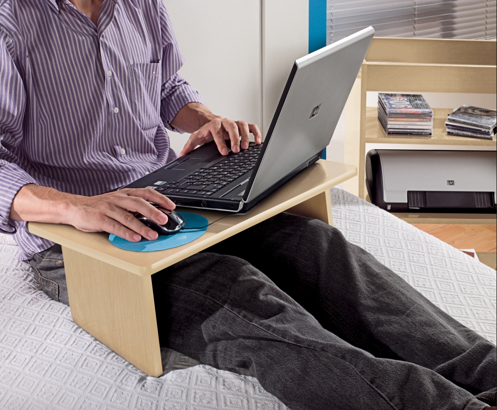 O modelo com tampo portátil, da Artely, custa R$159,90 na loja PontoFrio.com | Fotos: Divulgação