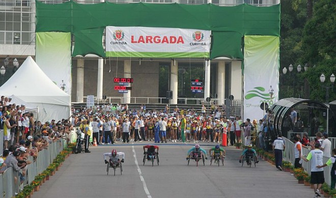 A largada foi defronte ao Palácio Iguaçu, no Centro Cívico |
