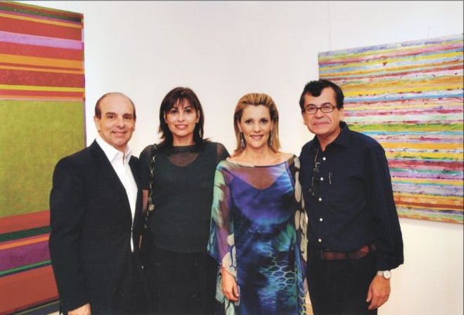 Waldir Simões de Assis, Denise Ivo, Flávia Izique Assis e o pintor Gonçalo Ivo, na sua grande mostra na Simões de Assis |