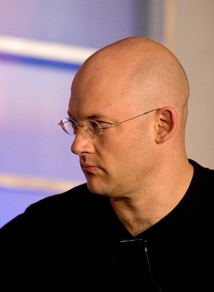 Shirky: mudança política é a principal marca desta geração | James Duncan Davidson