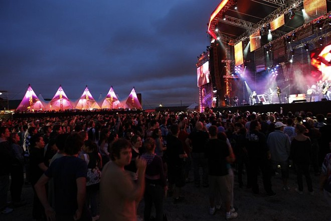 O público se divertiu ao som dos mineiros do Skank |