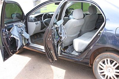 A droga estava escondida nas portas e no capô do carro | Marcos Labanca / Agência de Notícias Gazeta do Povo