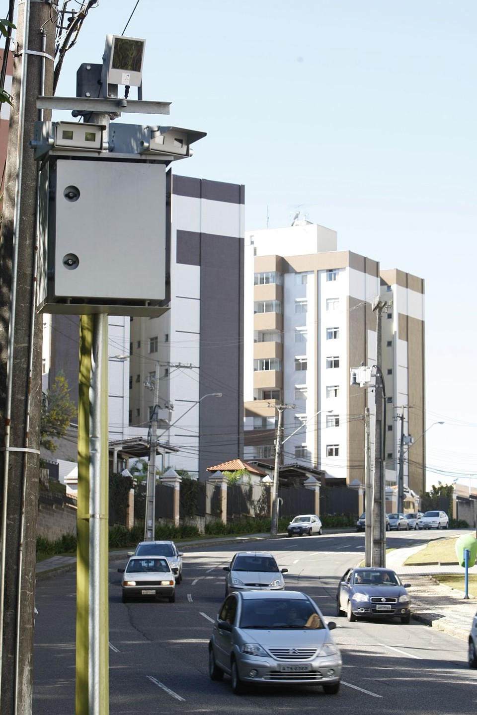 Radares ligados: prefeitura e Consilux dizem que vão entrar com recurso judicial para continuar operando | Marcelo Elias/Gazeta do Povo
